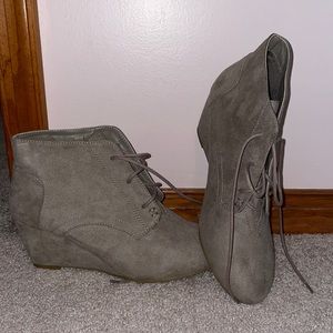 Brand new Charlotte rouse booties